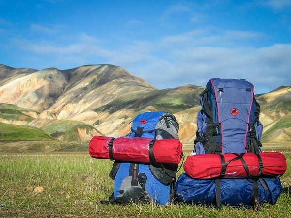 How to Choose the Best Waterproof Backpack for Day Trips in the UK's Countryside?